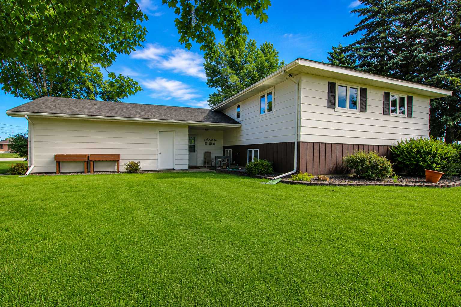 913 1st AVE SE, Long Prairie, MN 56347