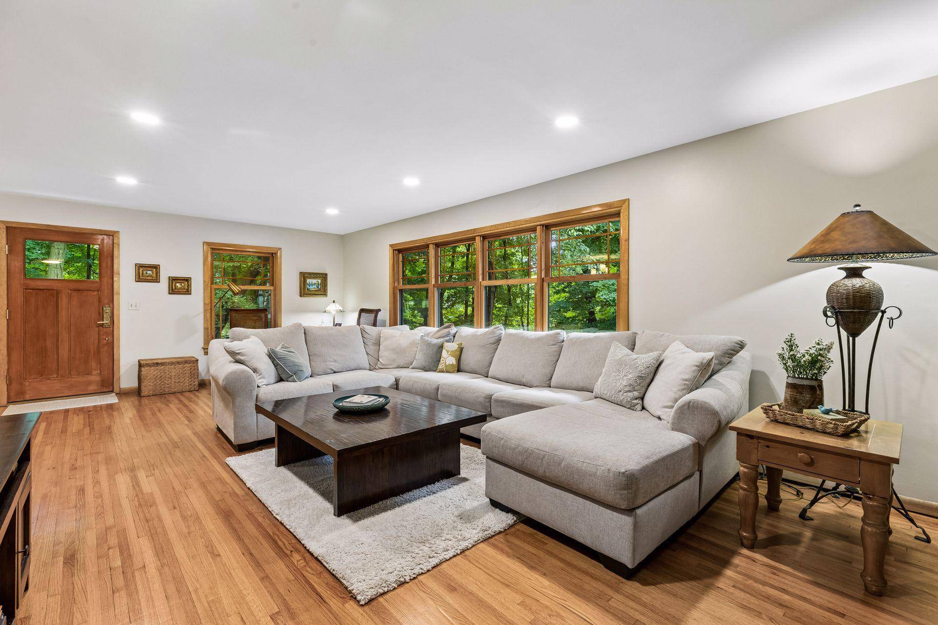 16609 Hidden Valley RD, Minnetonka, MN 55345