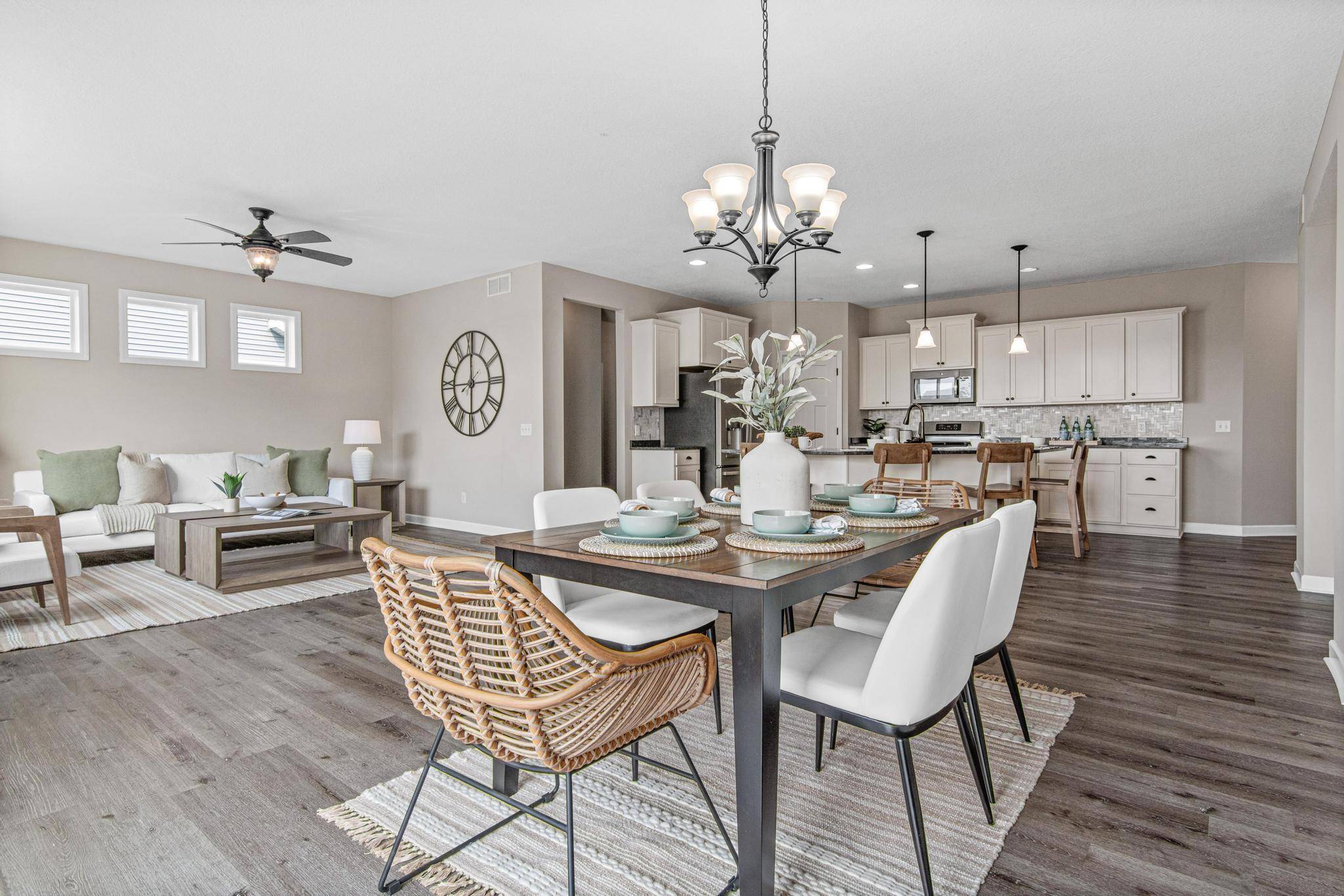 9189 Plymouth RD, Woodbury, MN 55129