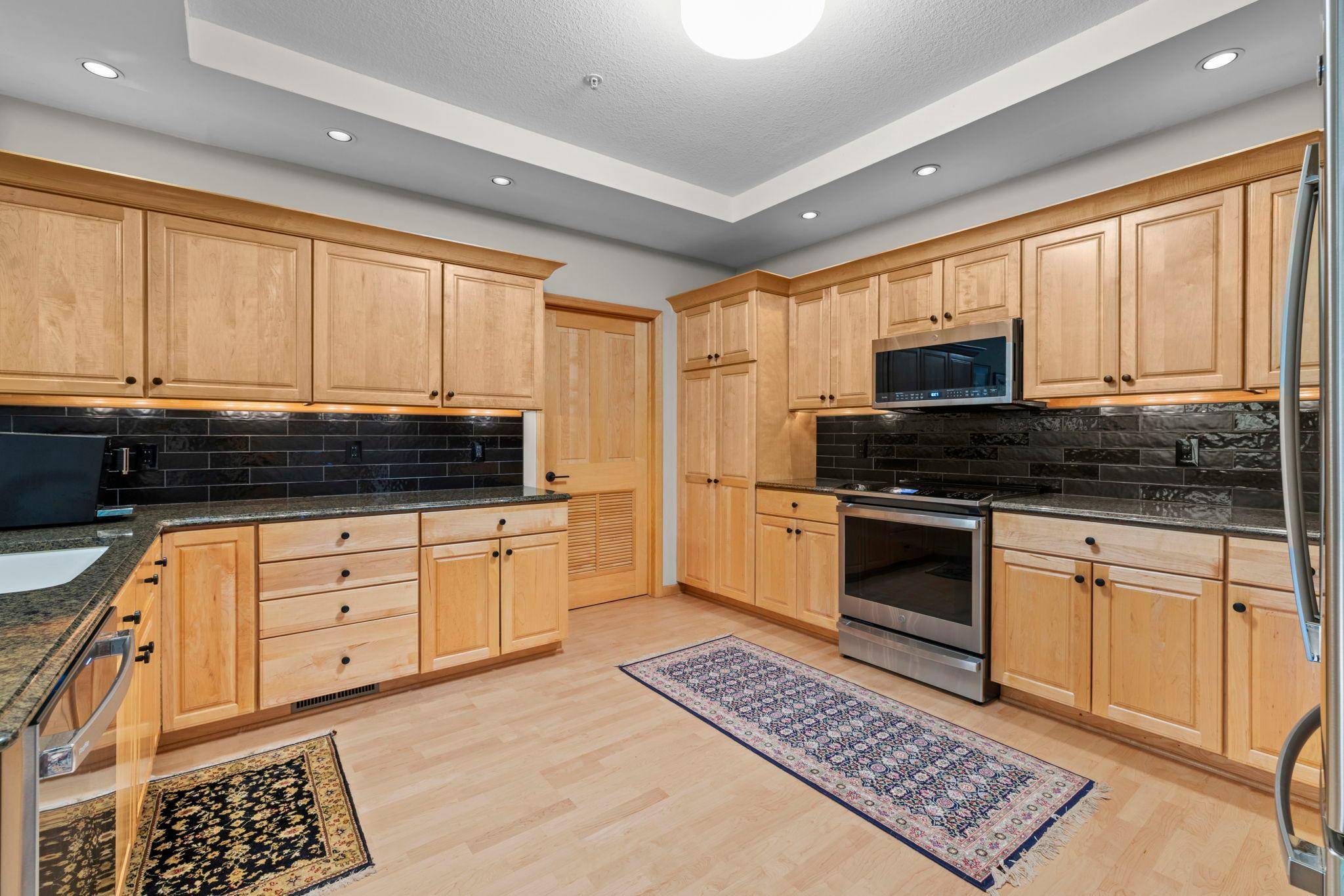 11460 Fairfield RD W #103, Minnetonka, MN 55305