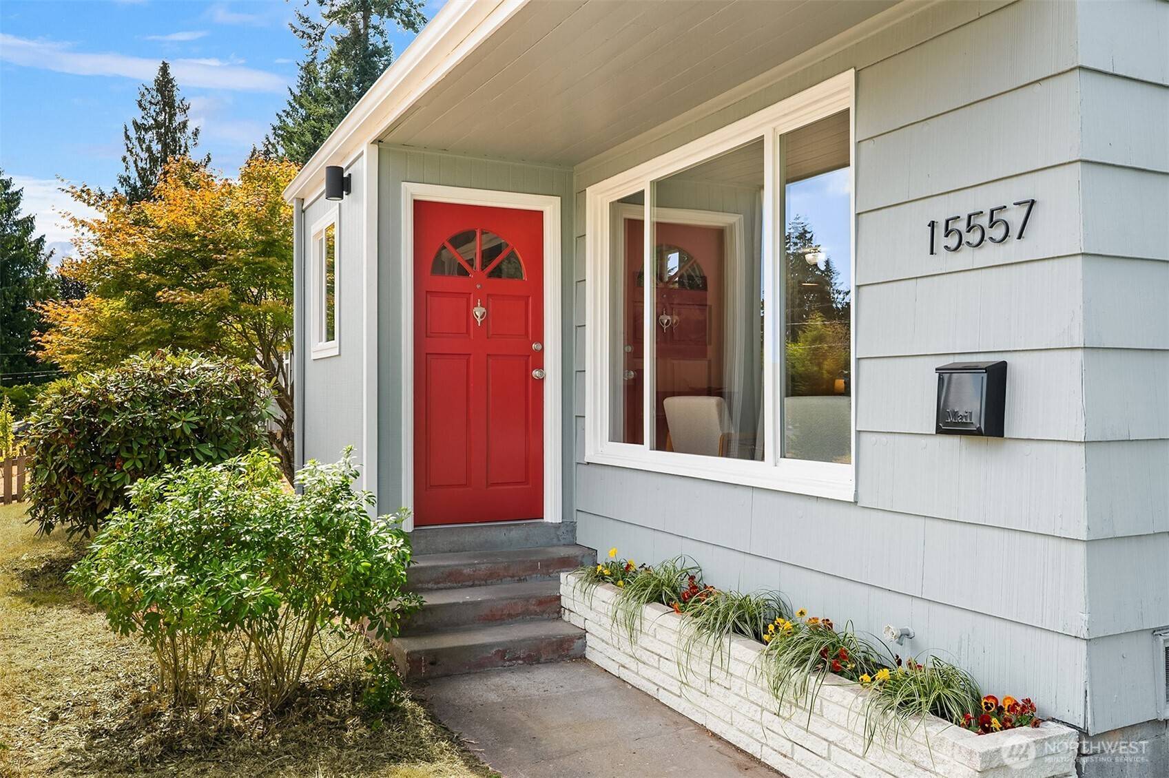 15557 10th AVE NE, Shoreline, WA 98155