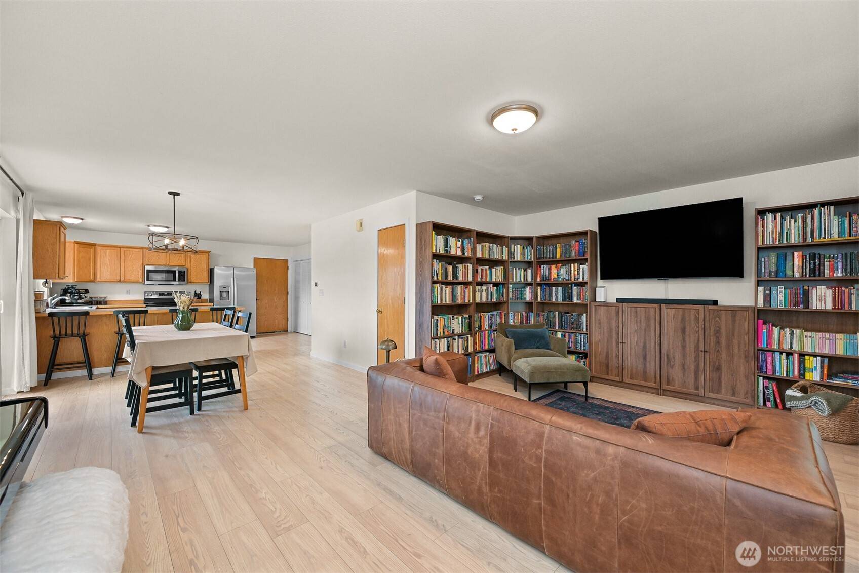 8801 Vinup RD, Lynden, WA 98264