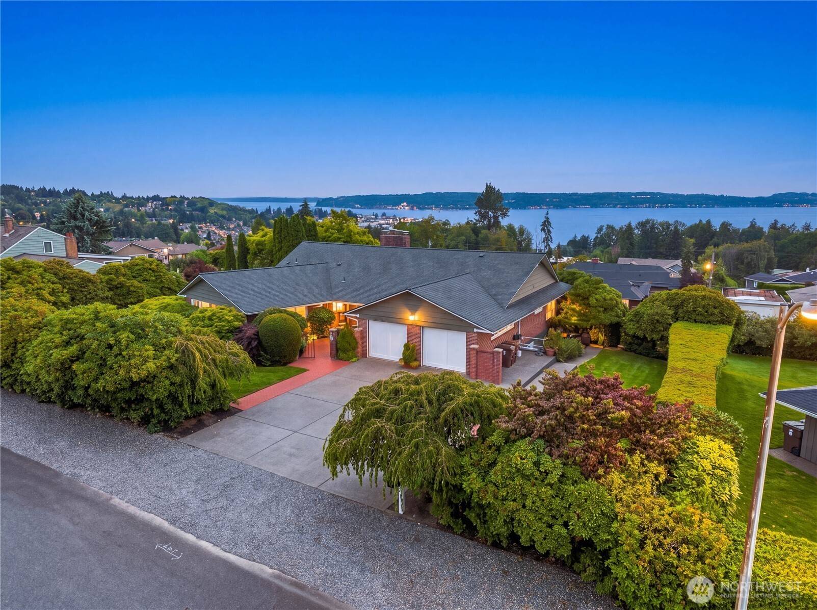 954 S Locust LN, Tacoma, WA 98465