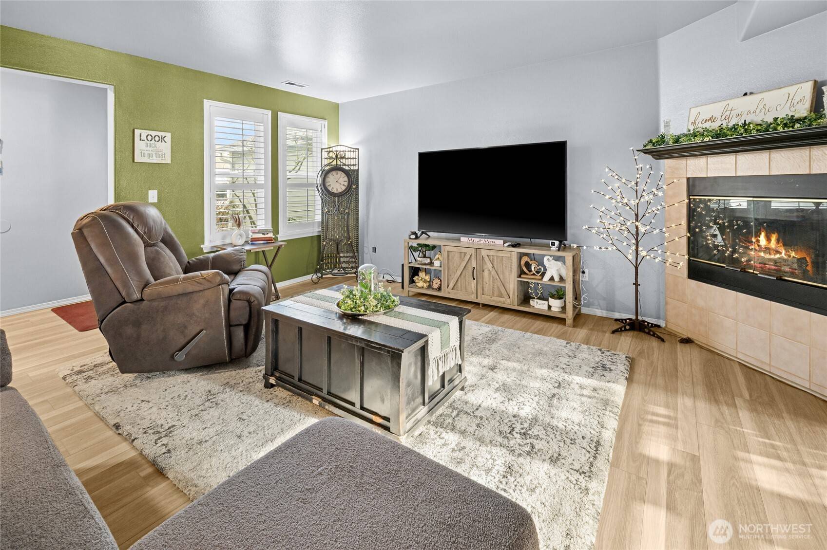 10904 62nd ST E, Puyallup, WA 98372