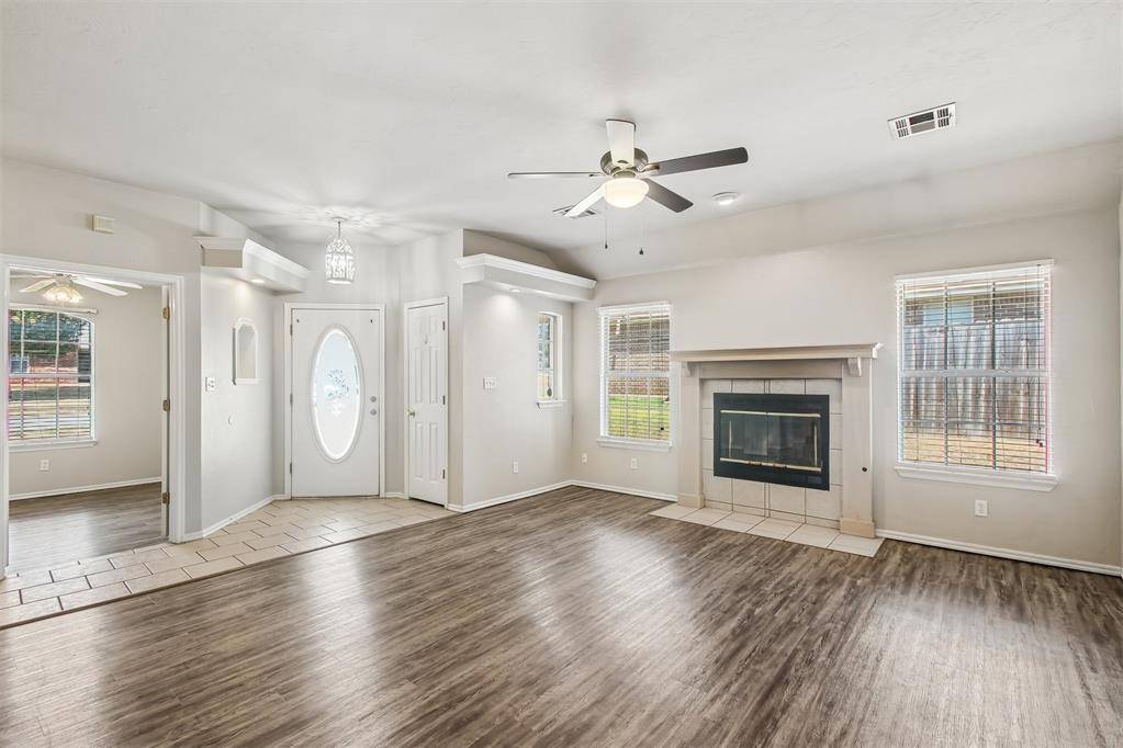 620 NW 21st ST, Moore, OK 73160