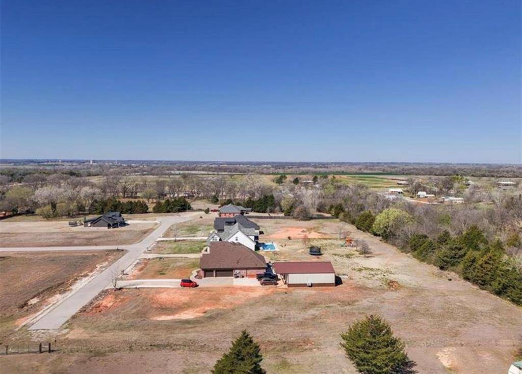 70 Kristin CT, Shawnee, OK 74804