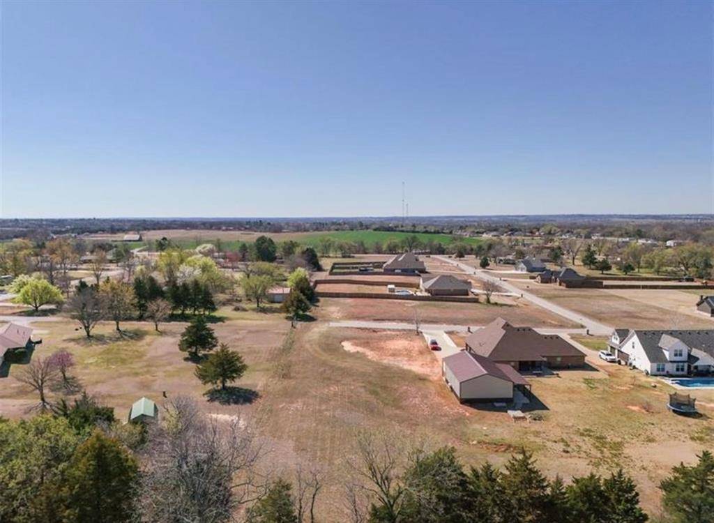 70 Kristin CT, Shawnee, OK 74804