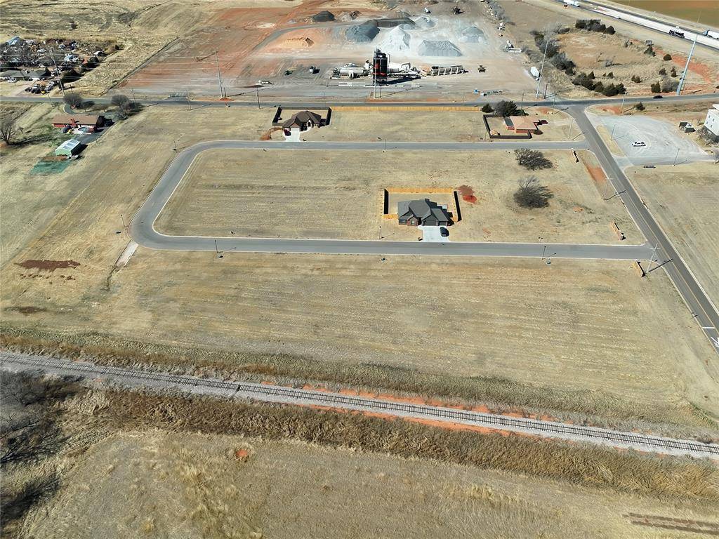 24 Flintlock TRL, Clinton, OK 73601