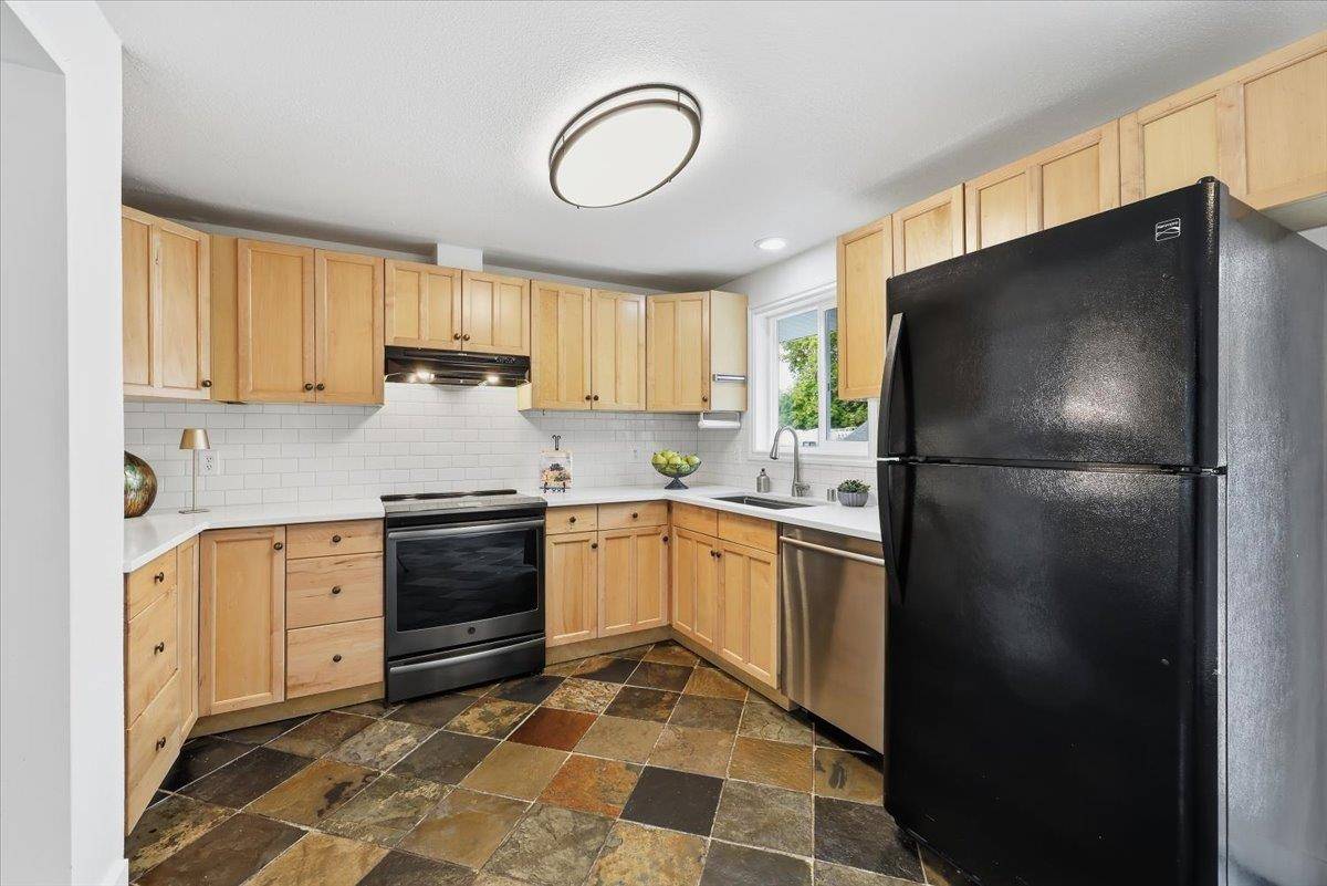 723 E 38th Ave, Spokane, WA 99203