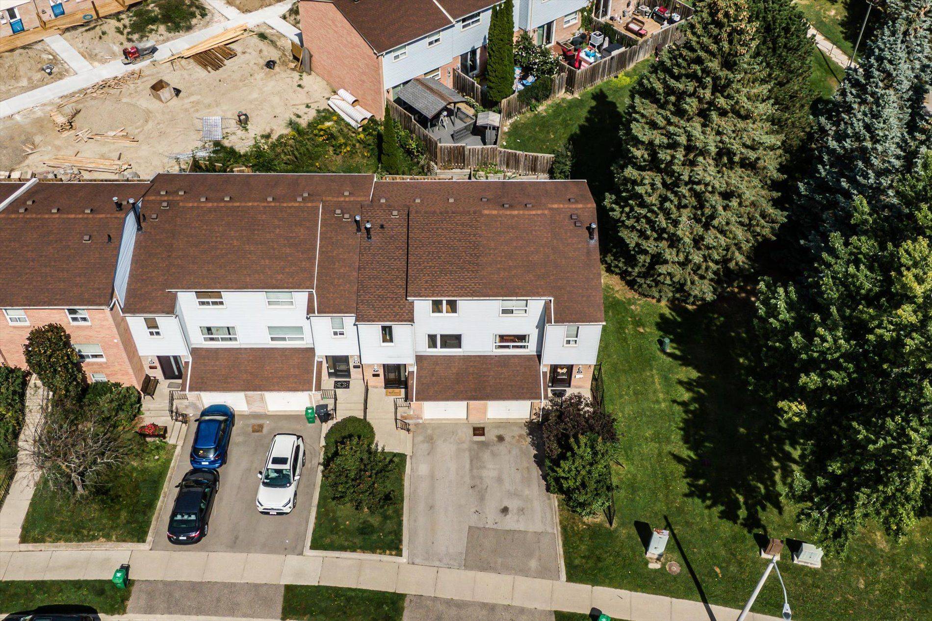 1055 Shawnmarr RD #43, Mississauga, ON L5H 3V2