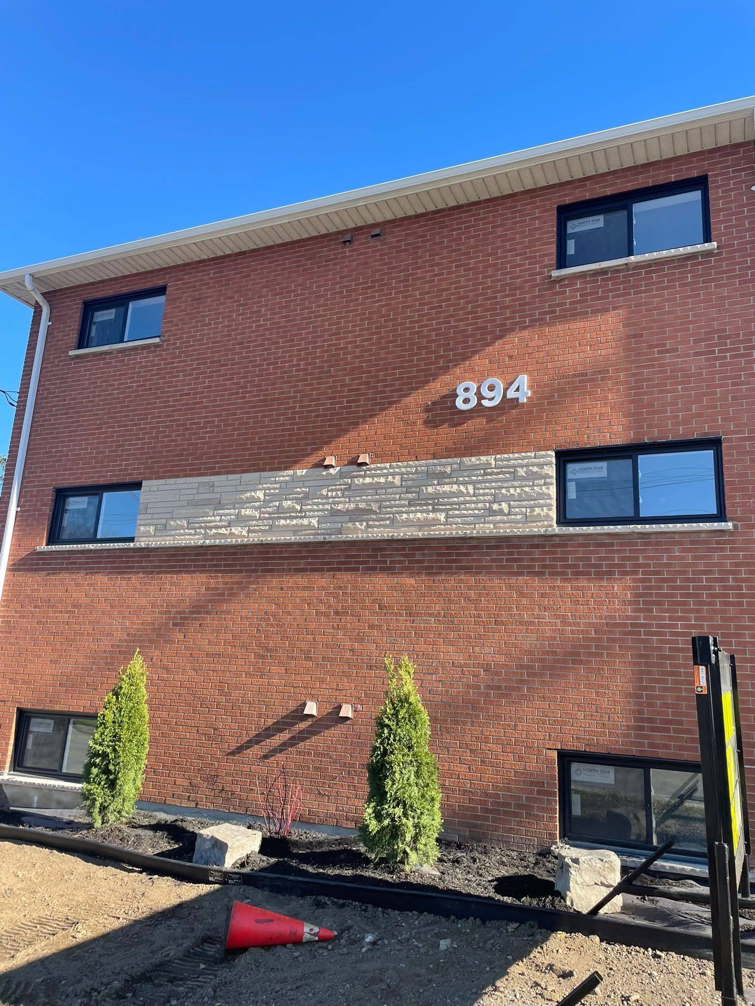 894 Adelaide ST N #102, London East, ON N5Y 2M5