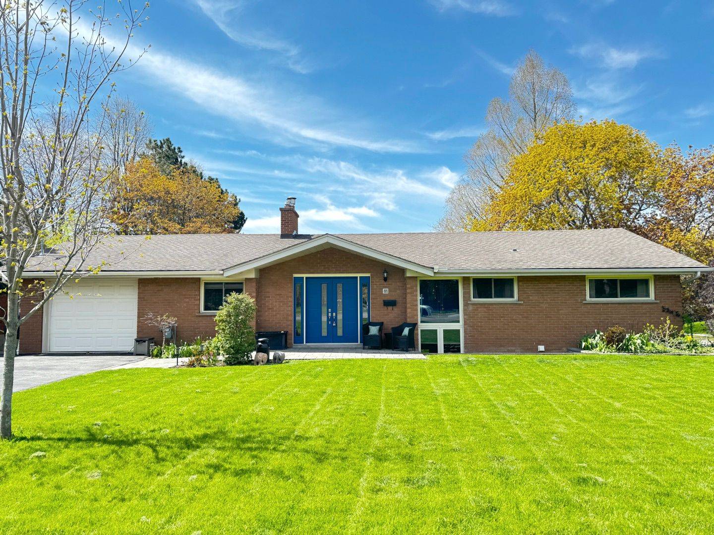 81 Thomson DR, Hamilton, ON L8B 0G5