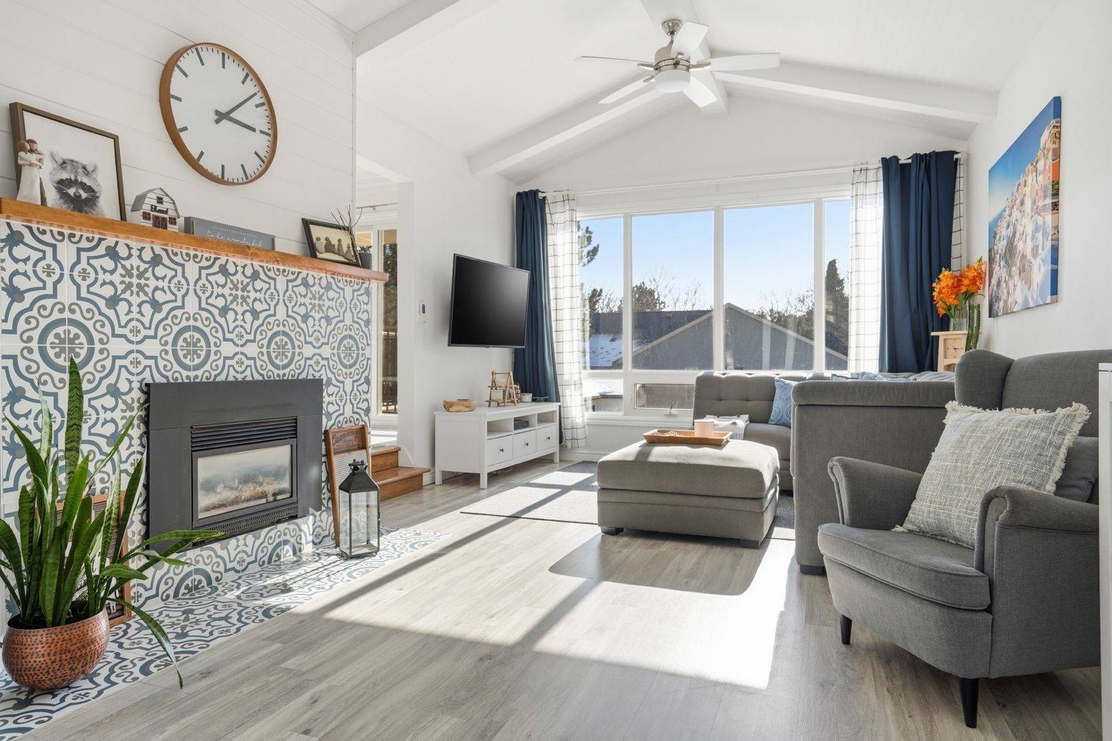 81 Thomson DR, Hamilton, ON L8B 0G5