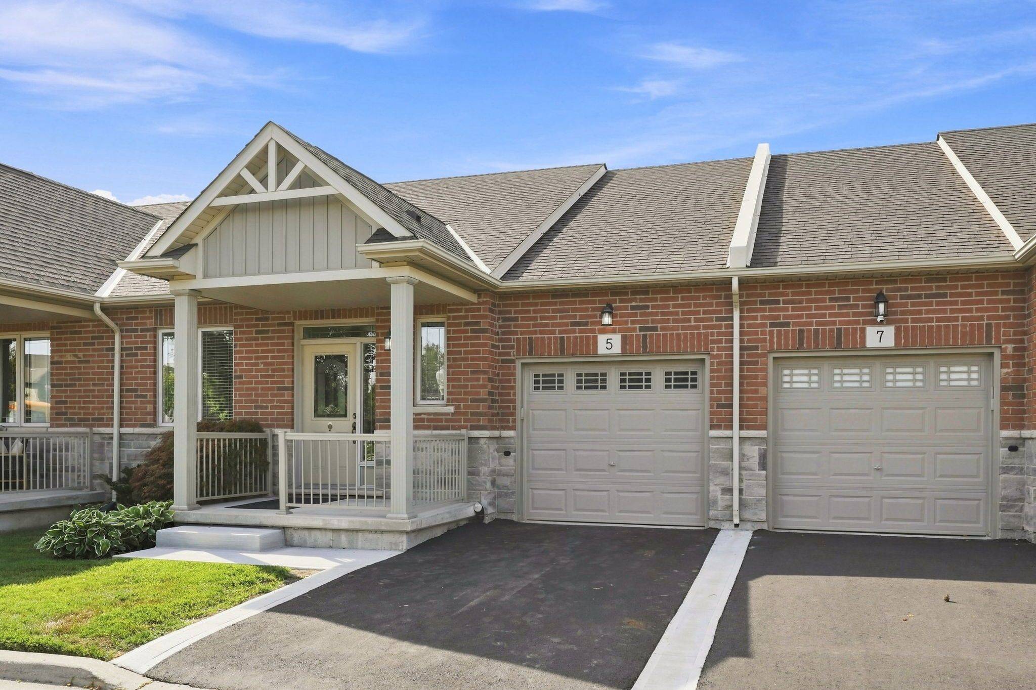 5 Murphy LN, Hamilton, ON L0R 1C0