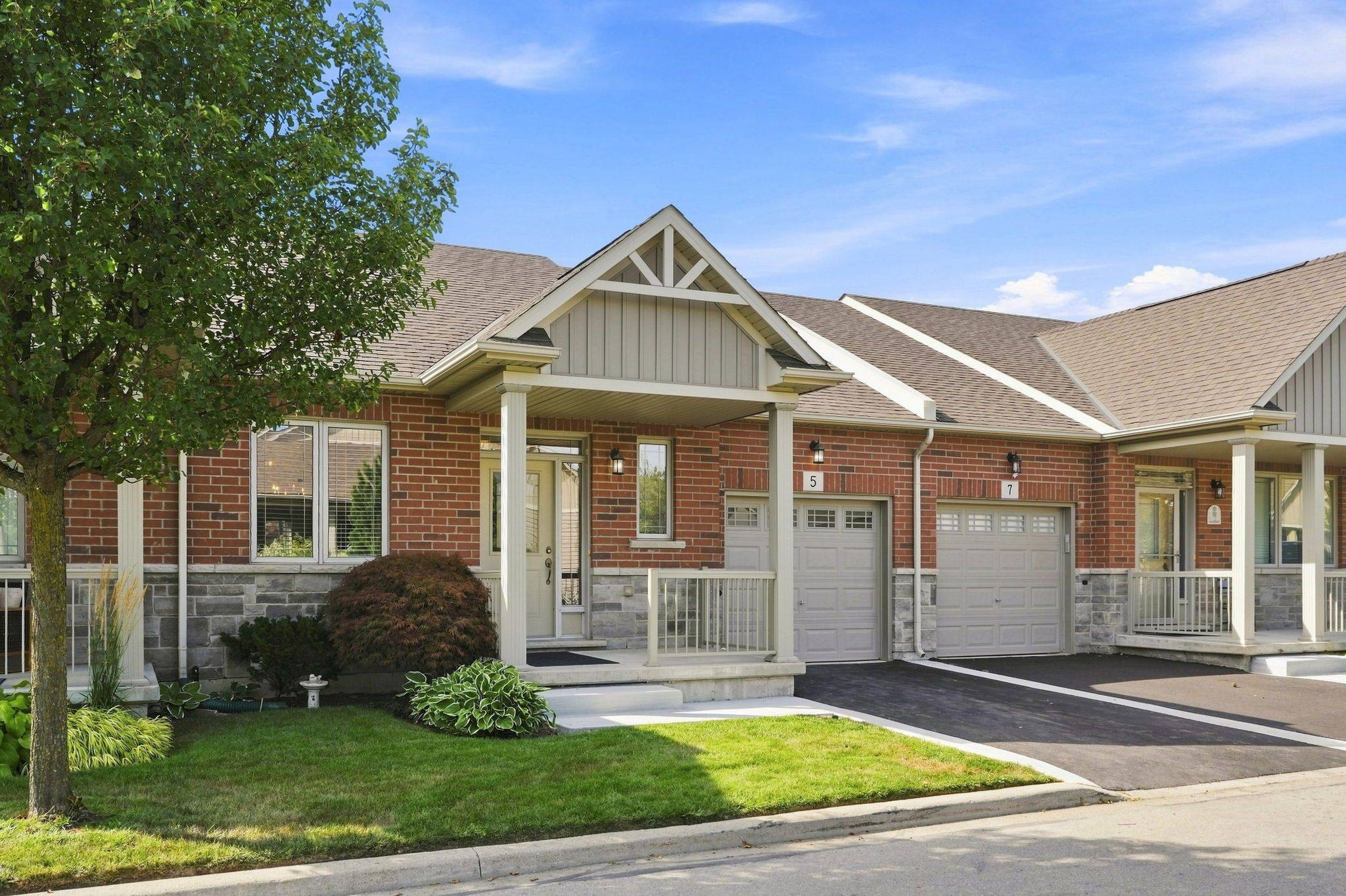 5 Murphy LN, Hamilton, ON L0R 1C0
