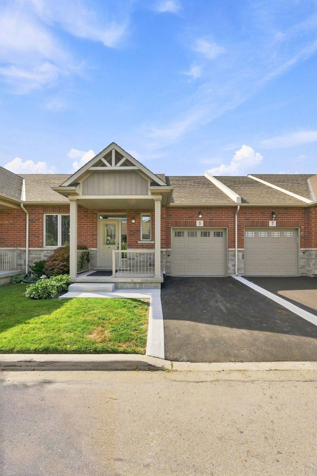 5 Murphy LN, Hamilton, ON L0R 1C0