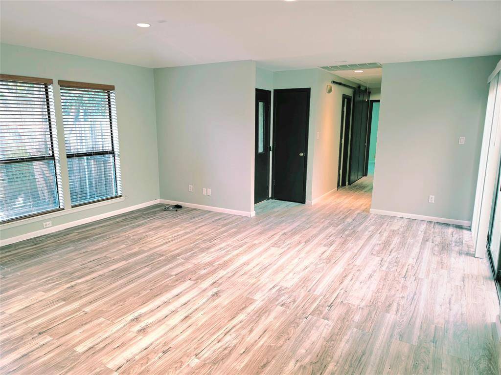 3038 Modella Avenue, Dallas, TX 75229