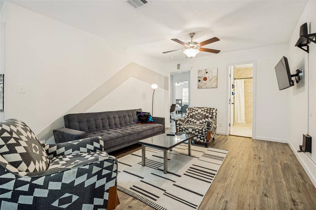 2214 Pine Street, Grand Prairie, TX 75050
