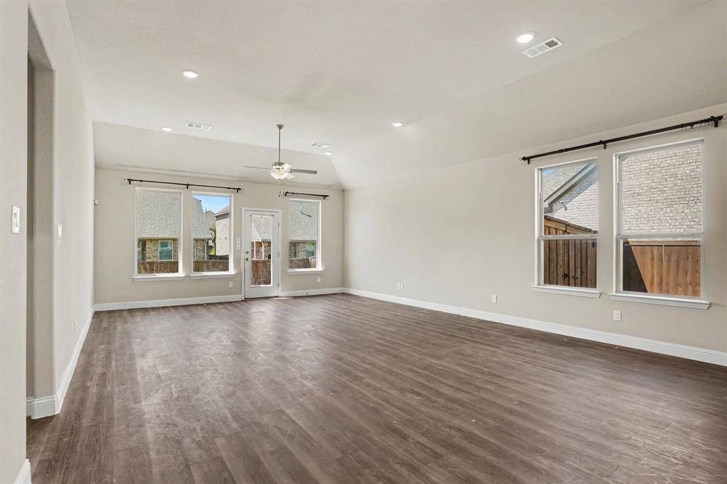 2806 Grand Lookout Lane, Arlington, TX 76001