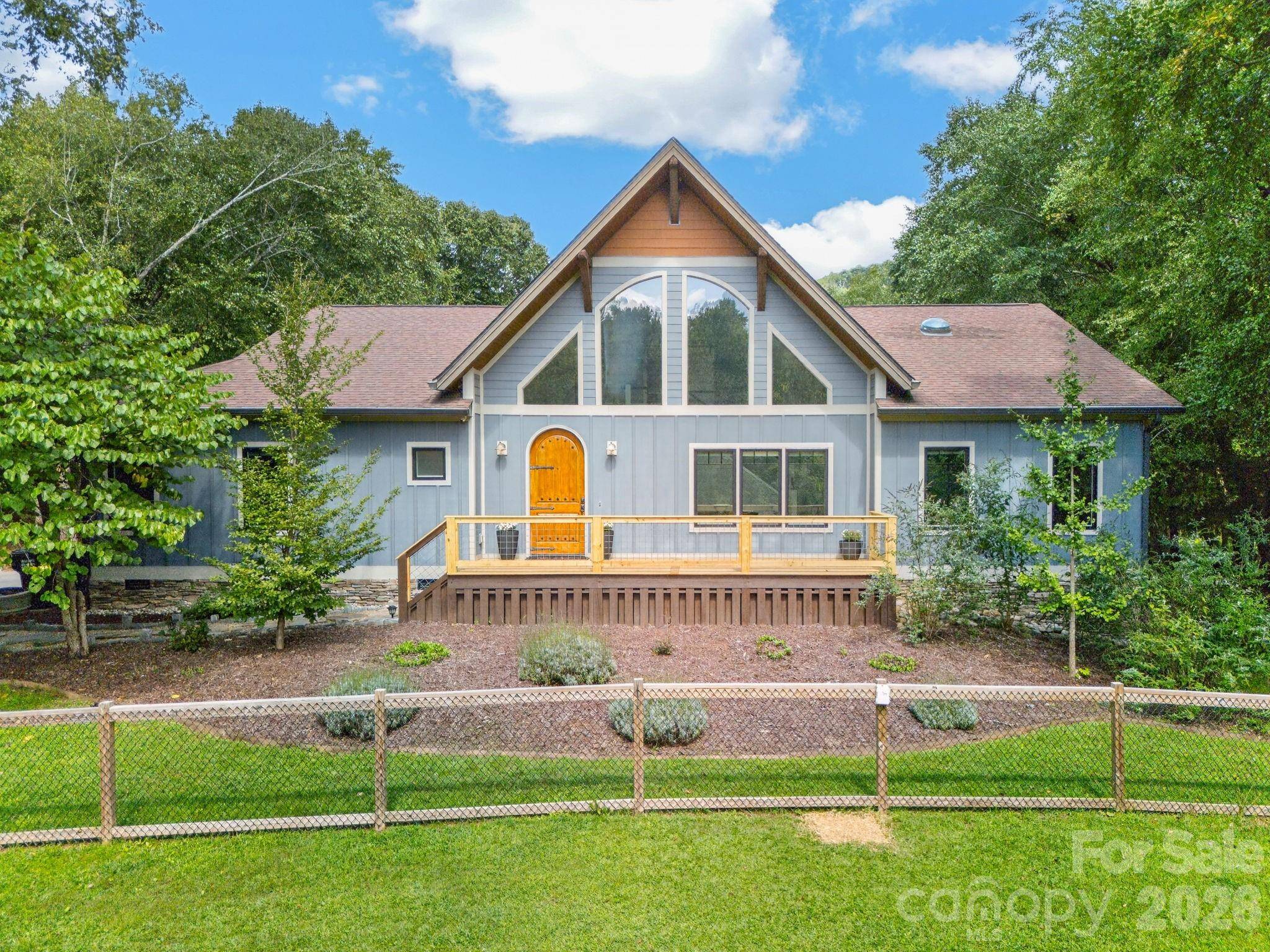 73 Hudson HOLW, Horse Shoe, NC 28742