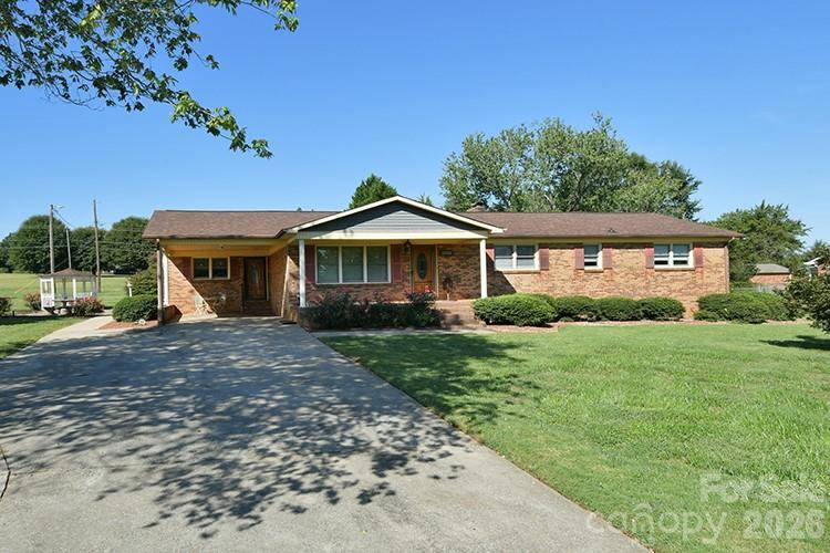 2525 Teague ST, Lincolnton, NC 28092