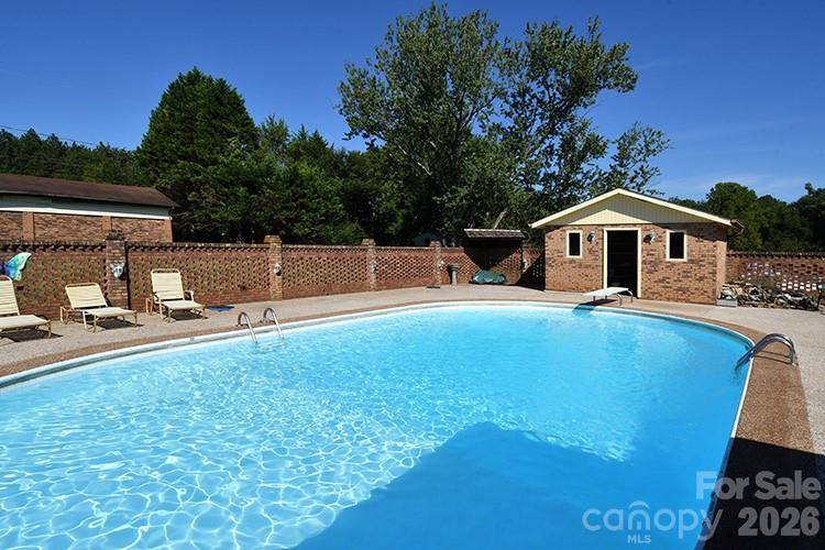 2525 Teague ST, Lincolnton, NC 28092