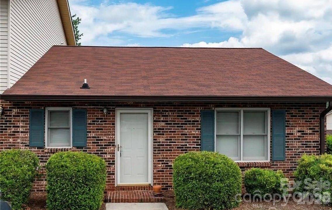 1330 5th ST NE #106, Hickory, NC 28601