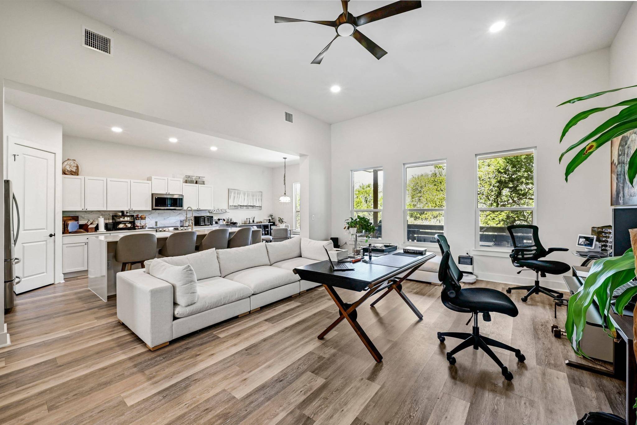 104 Desert Rose, Horseshoe Bay, TX 78657