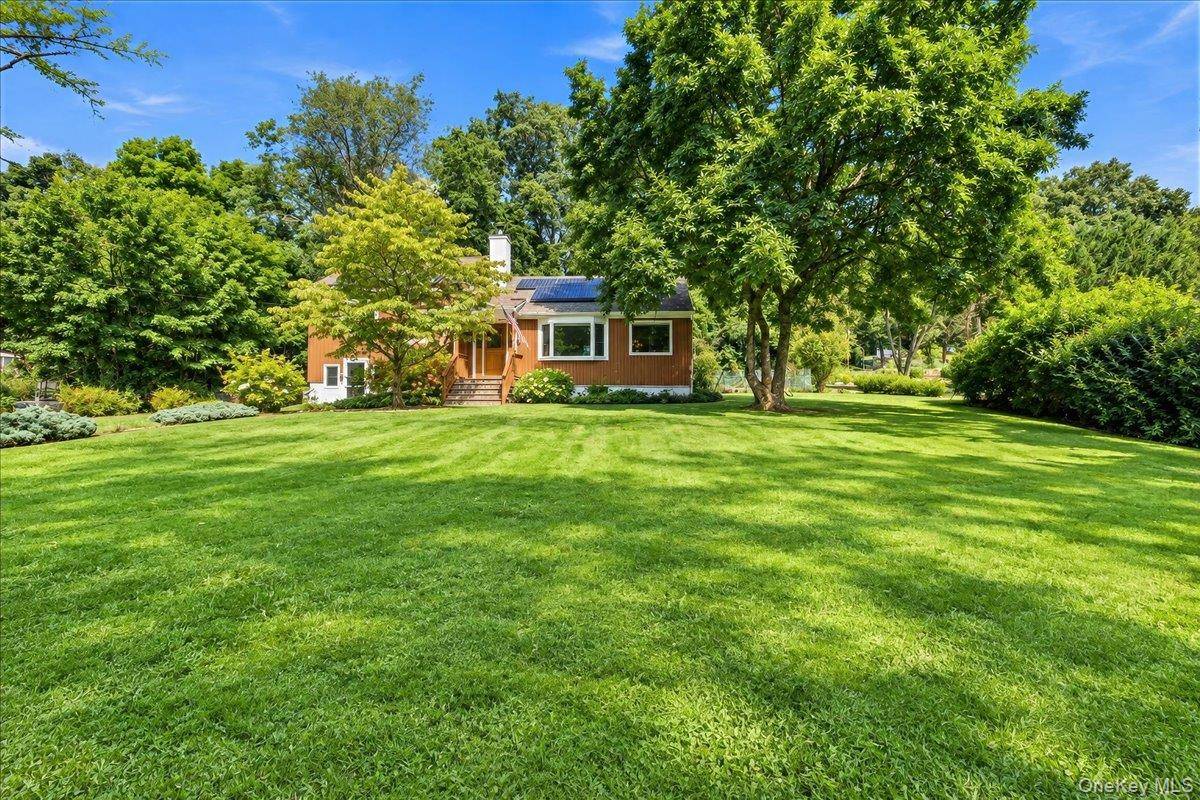 3740 Eleanor DR, Mohegan Lake, NY 10547