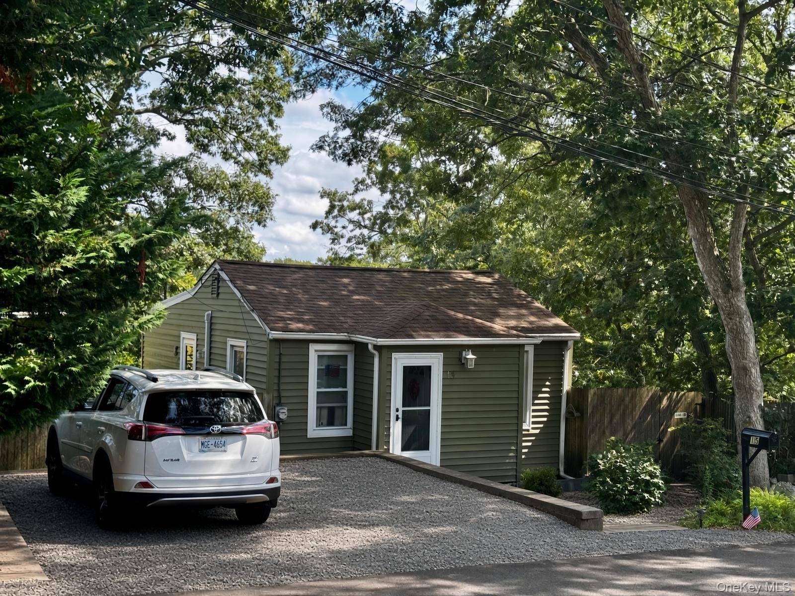 15 Laurelton RD, Sound Beach, NY 11789