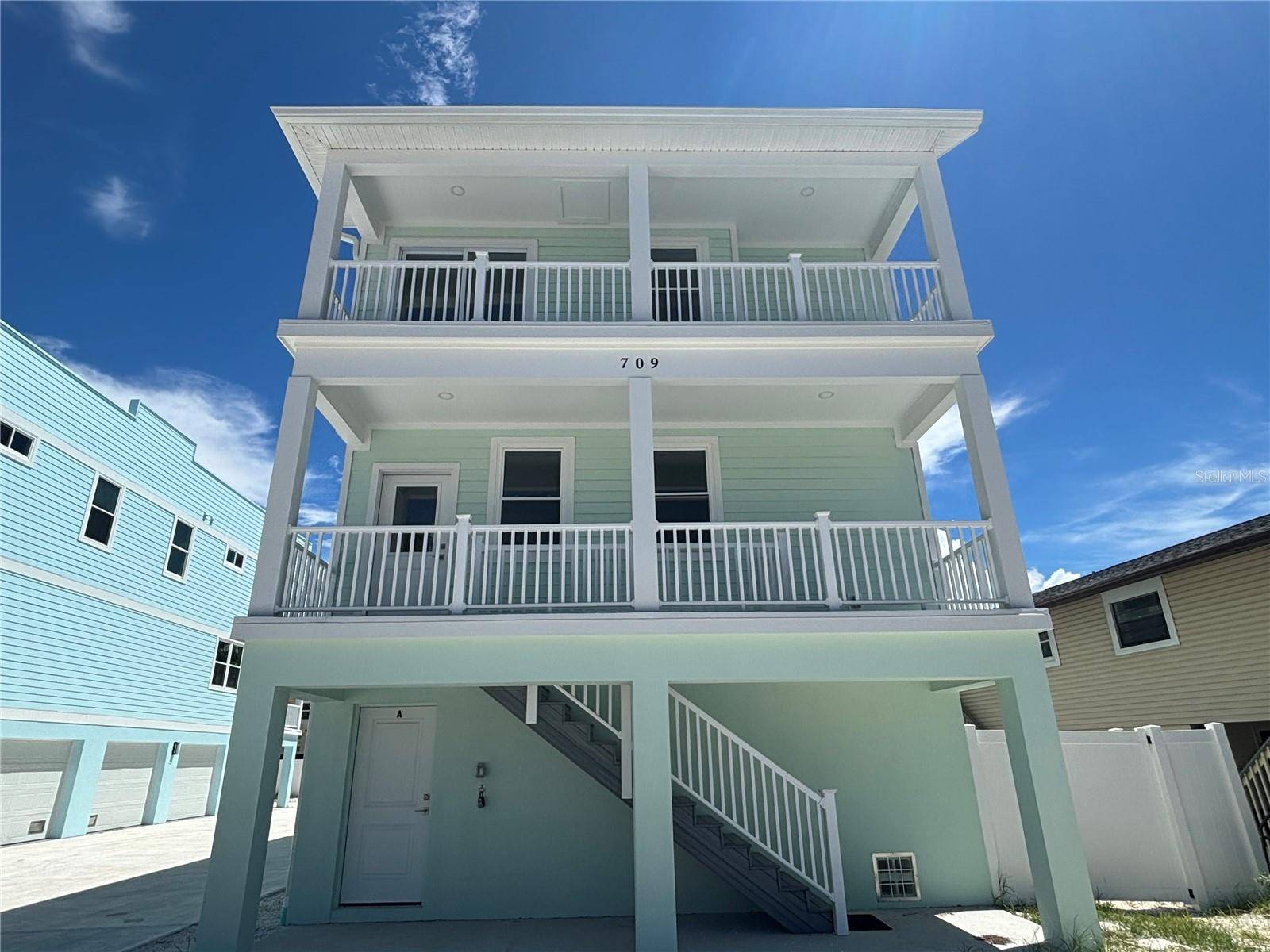 709 GULF BLVD, Indian Rocks Beach, FL 33785