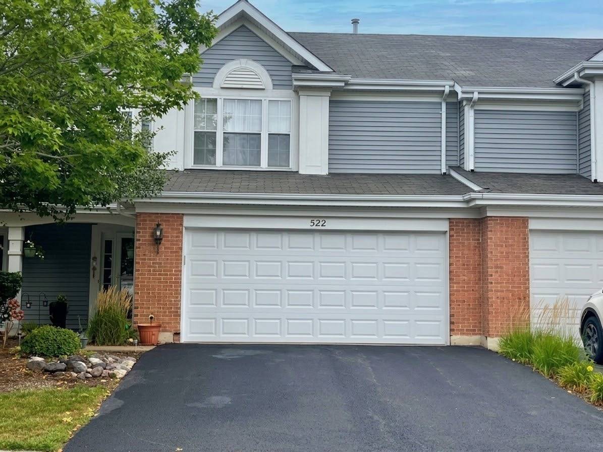 522 Lancaster DR, Pingree Grove, IL 60140