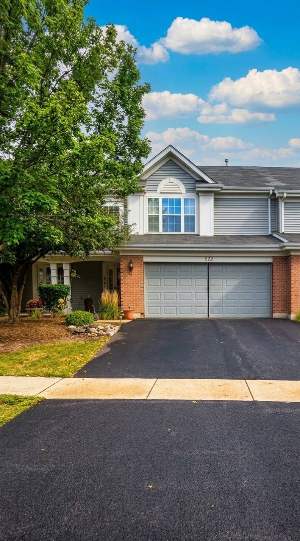 522 Lancaster DR, Pingree Grove, IL 60140