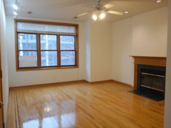 1940 W Diversey Pkwy #3W, Chicago, IL 60657