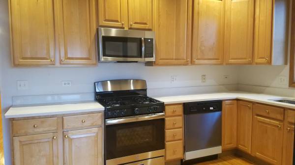 1940 W Diversey Pkwy #3W, Chicago, IL 60657