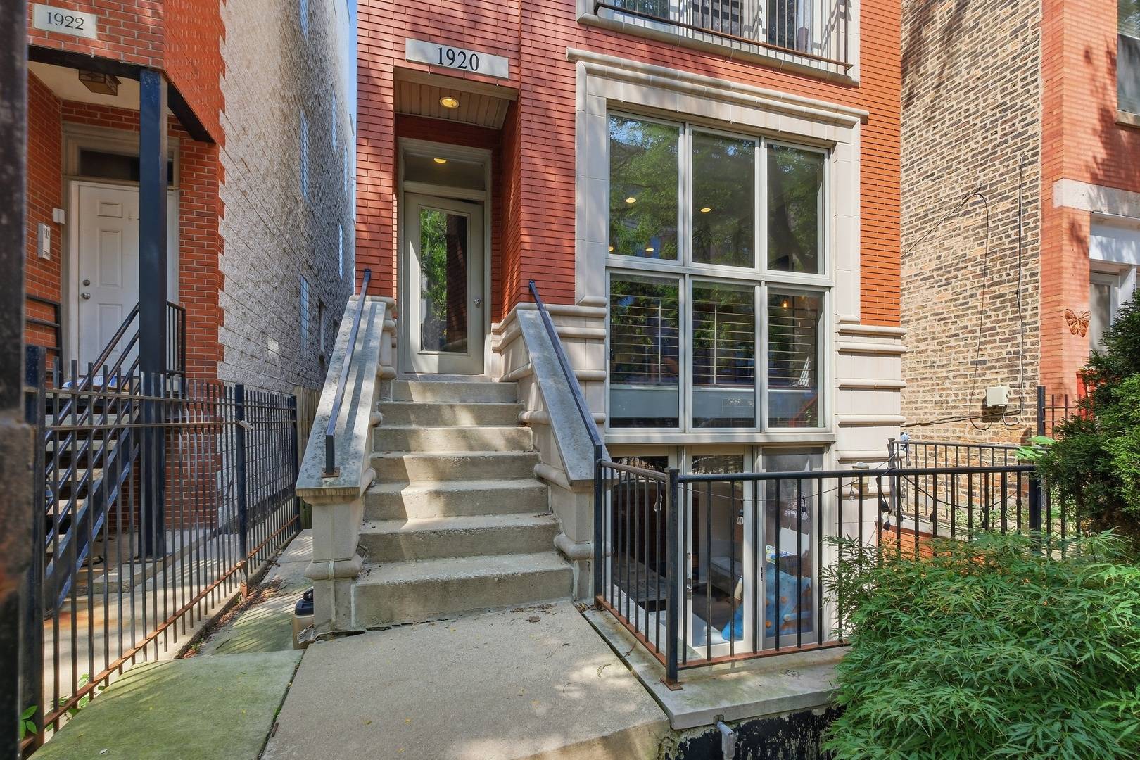 1920 W Diversey Pkwy #1, Chicago, IL 60614