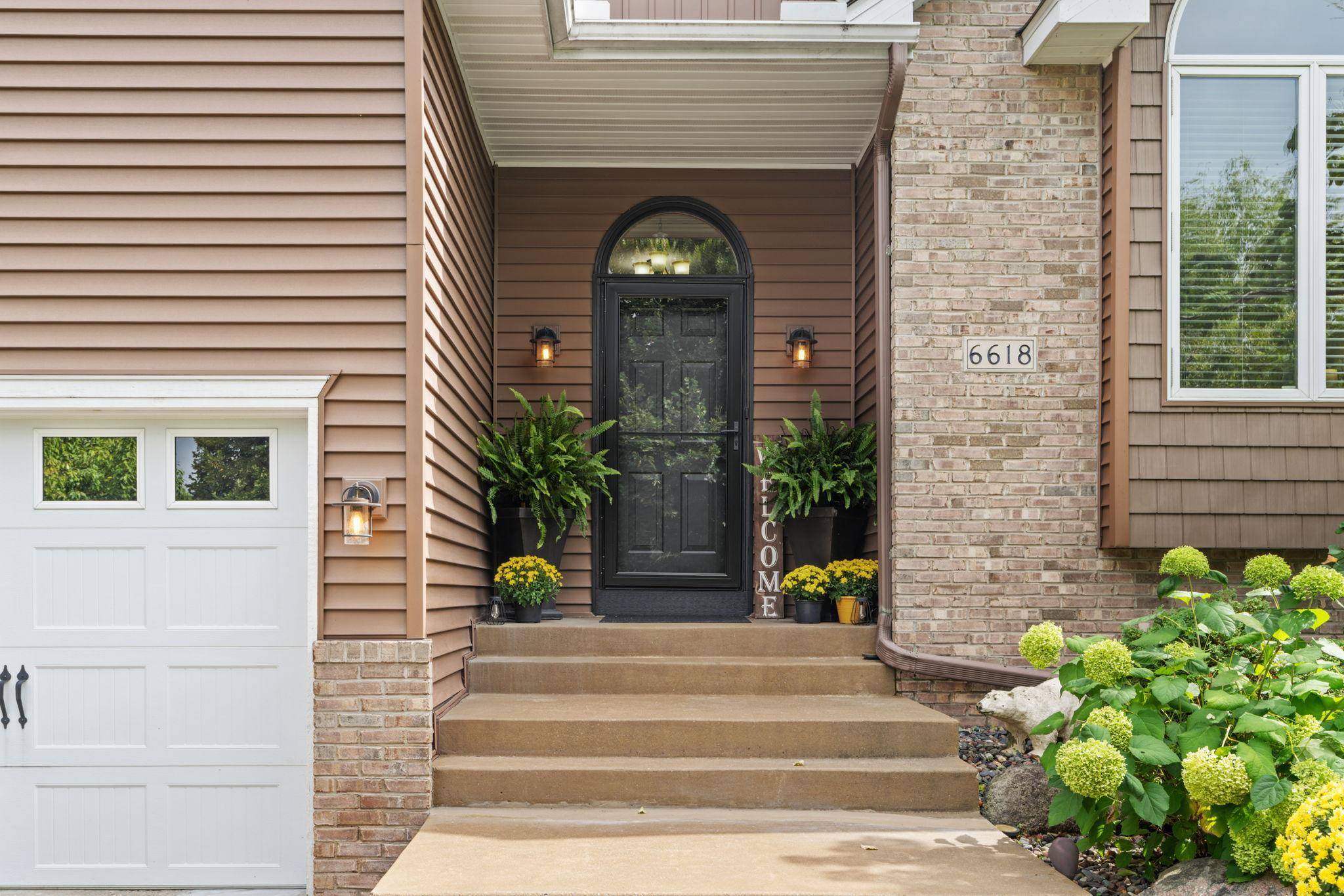 6618 Wild Turkey TRL, Lino Lakes, MN 55014