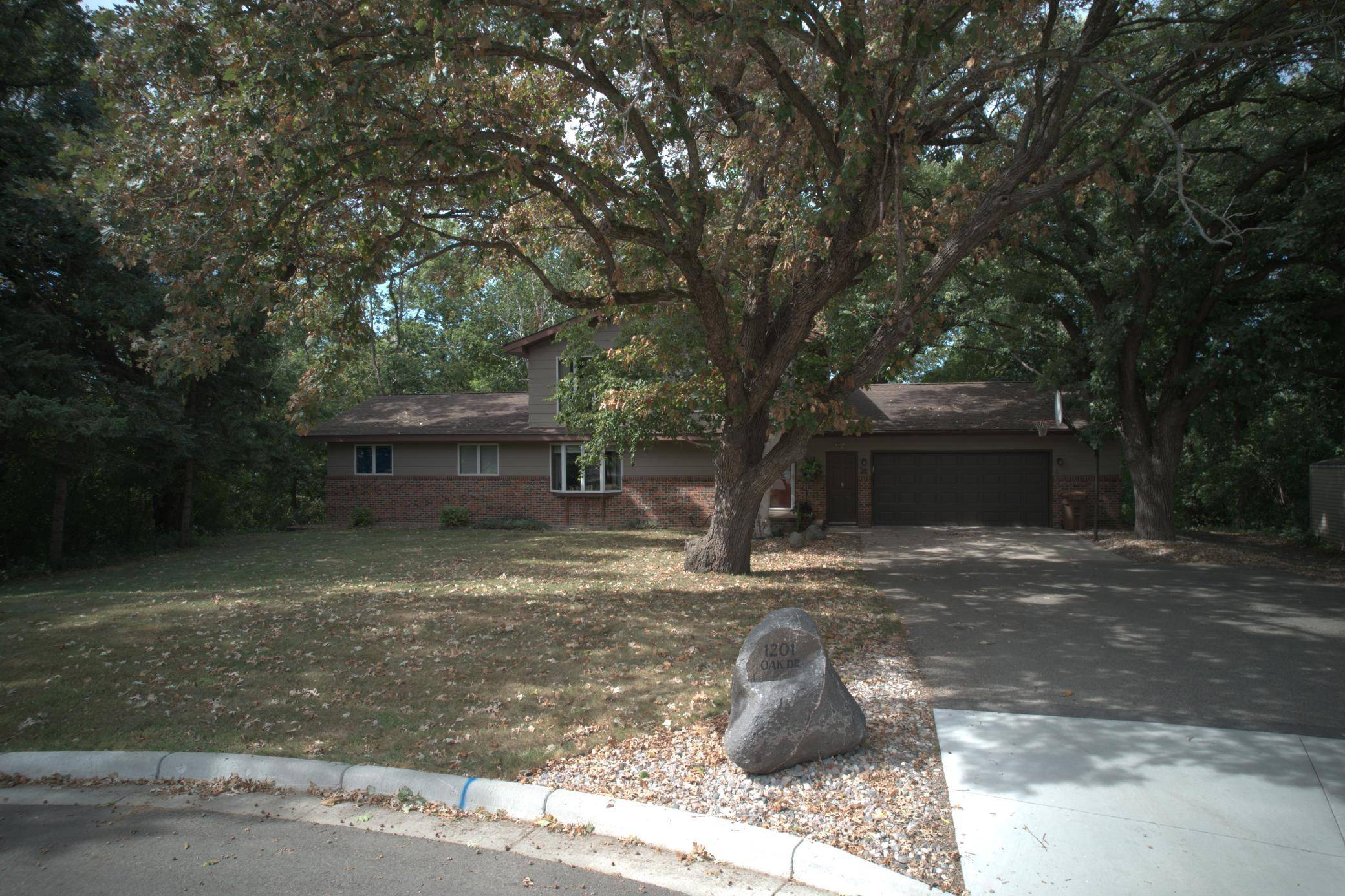 1201 Oak DR, Montevideo, MN 56265