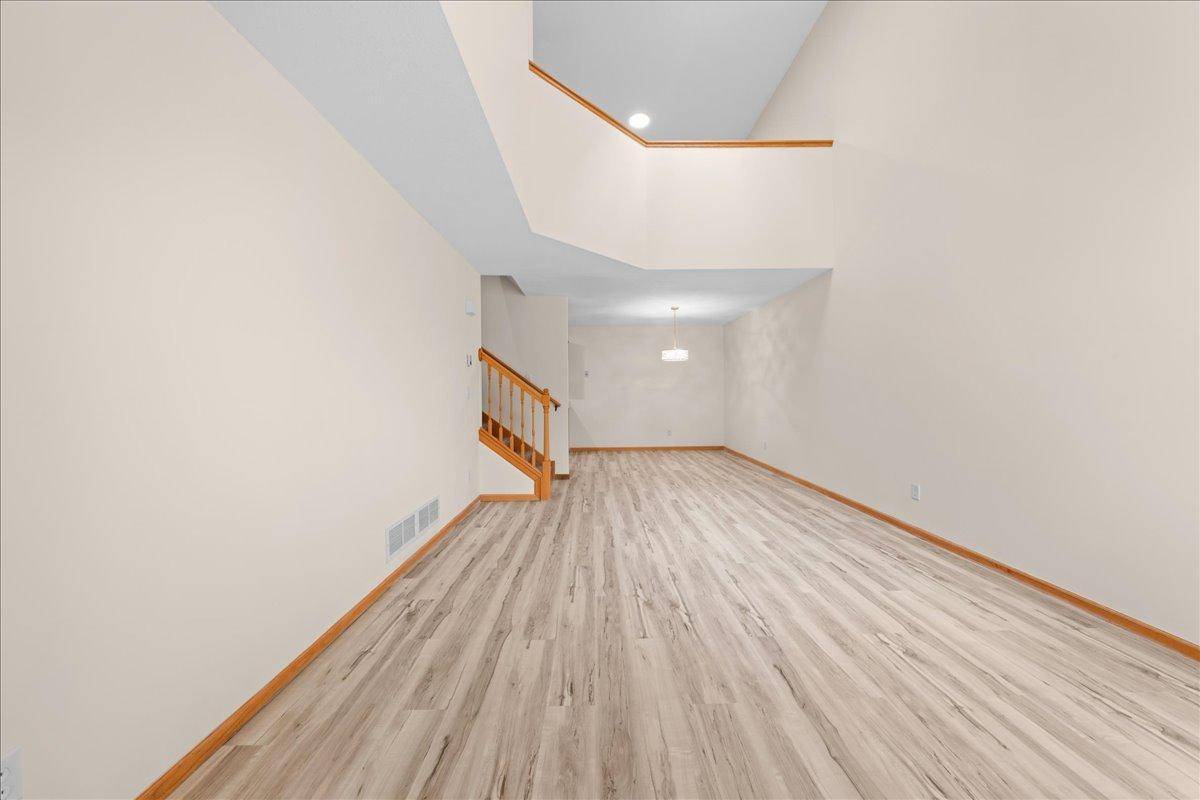 617 Grandview WAY, Hudson, WI 54016