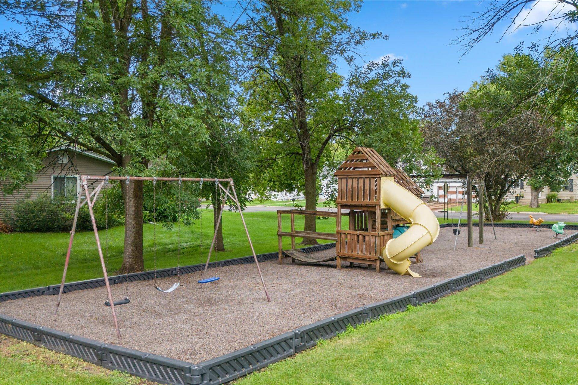 280 Colfax AVE NE, Hector, MN 55342