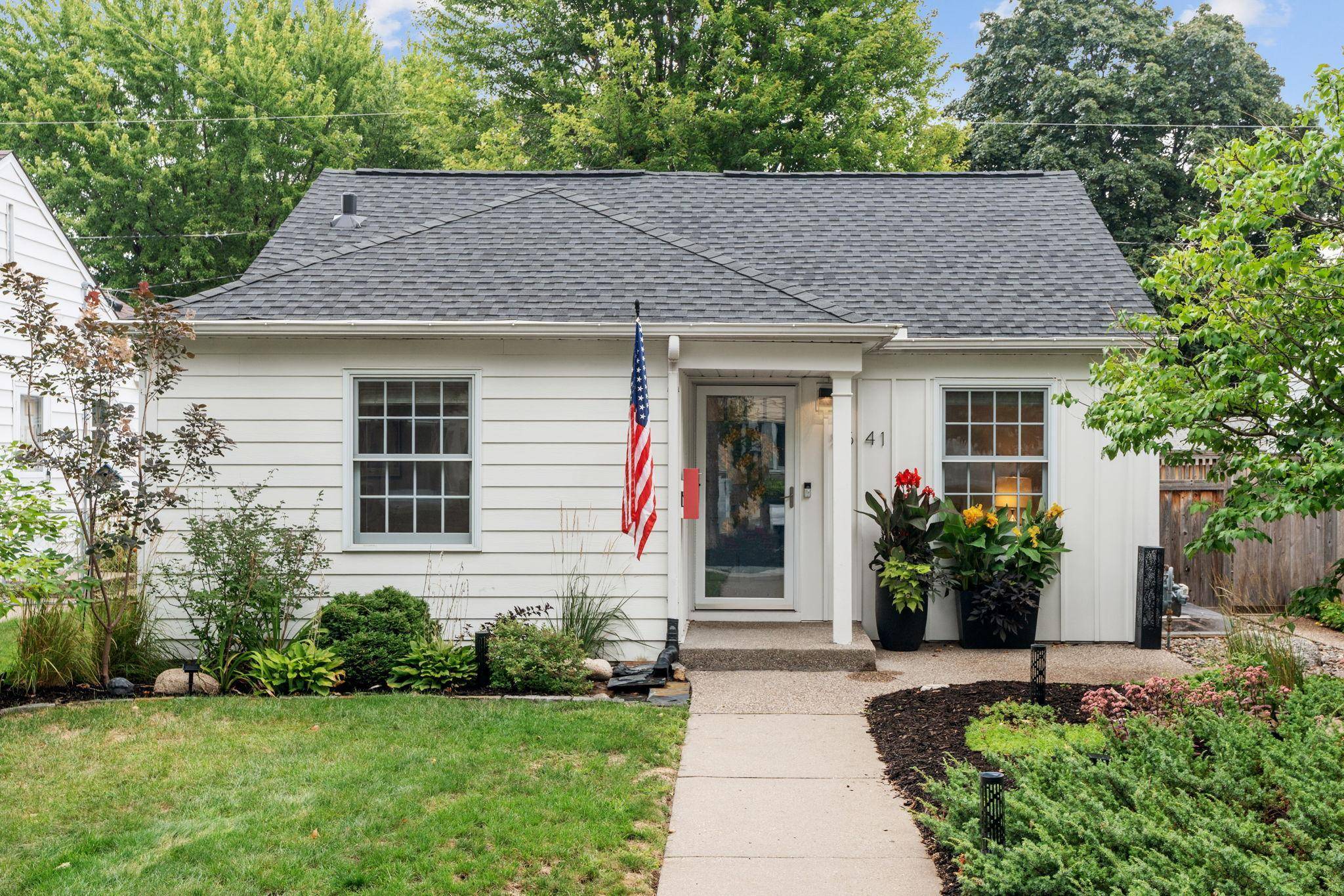 5541 Vincent AVE S, Minneapolis, MN 55410