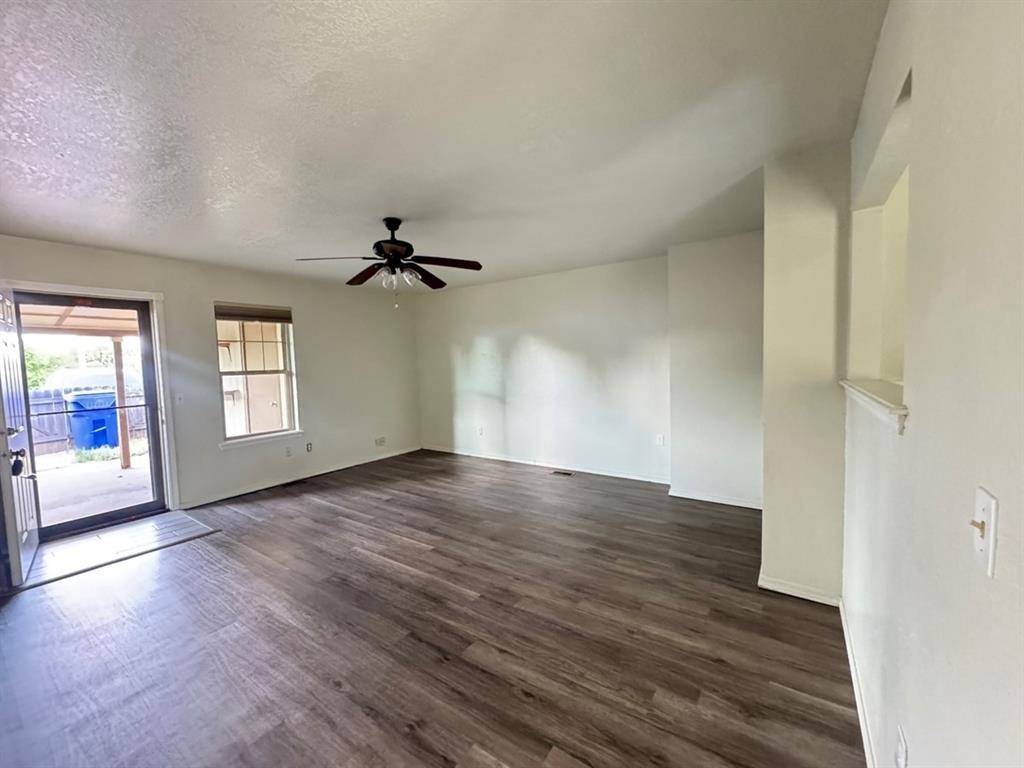 2357 Heatherfield LN, Norman, OK 73071