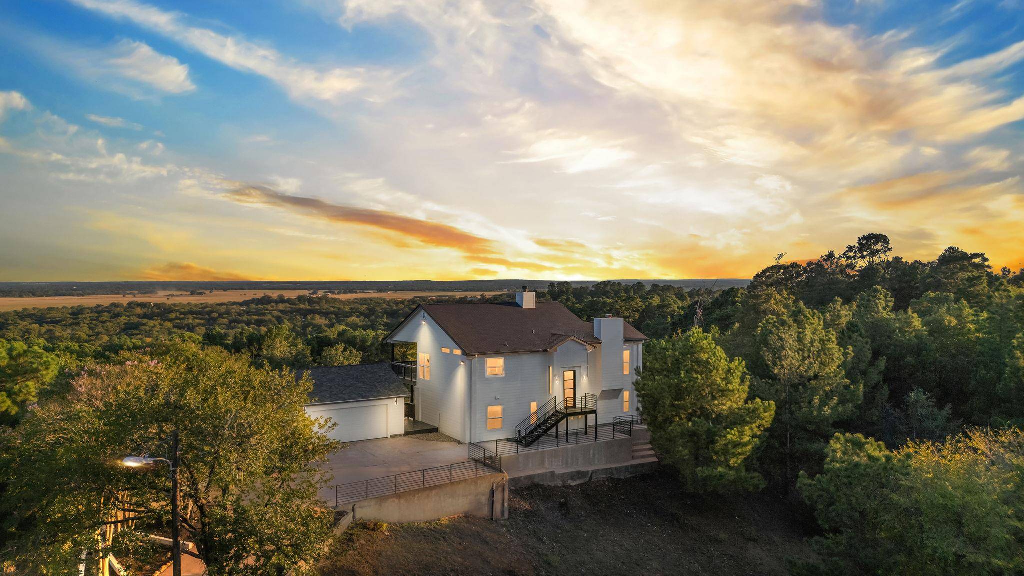 106 Koolua DR, Bastrop, TX 78602