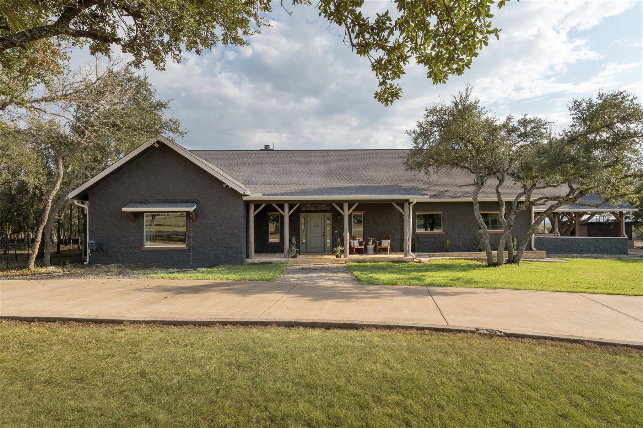 220 Fawn Meadow DR, Dripping Springs, TX 78620
