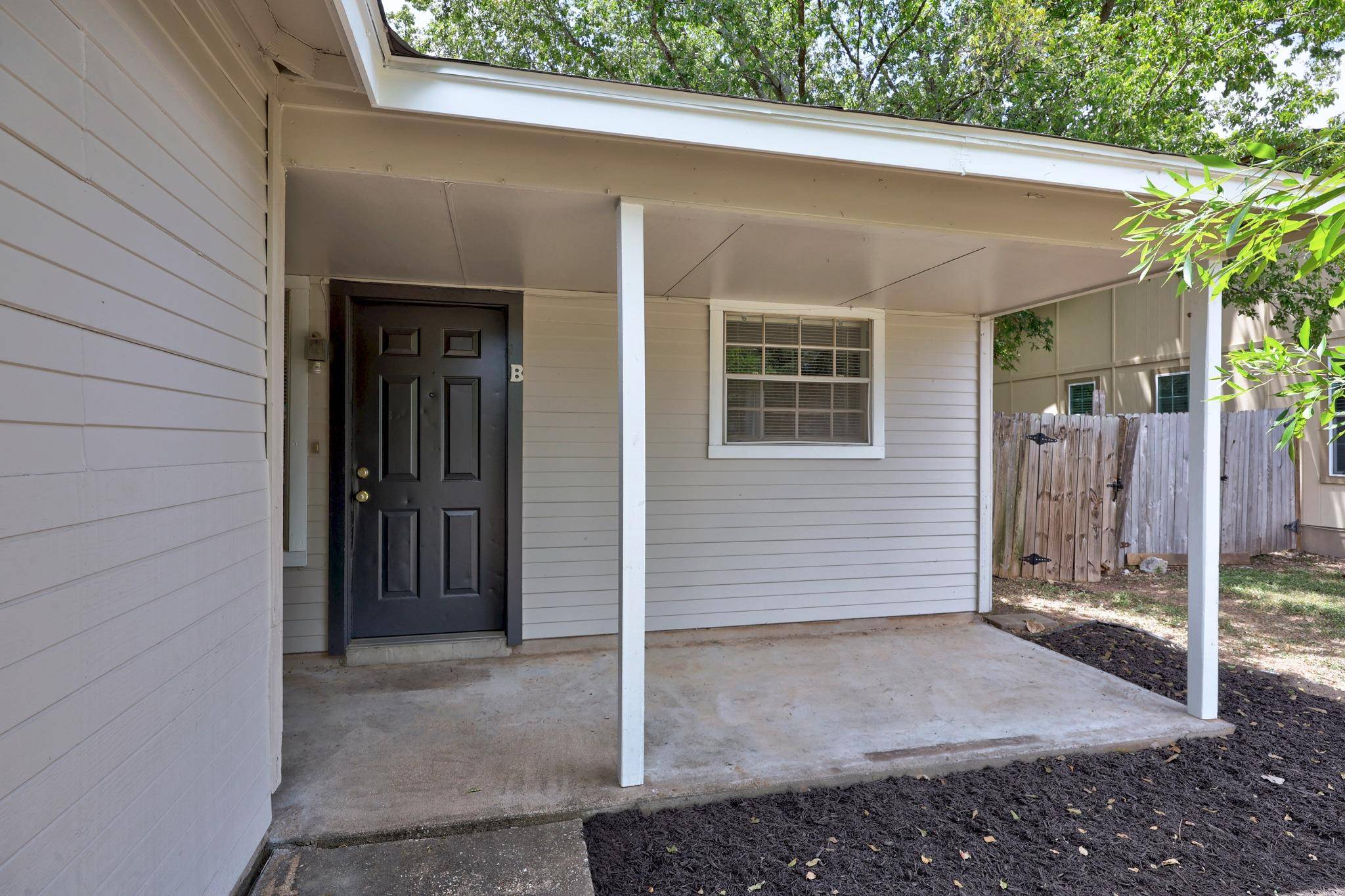 8711 Pineridge DR, Austin, TX 78729
