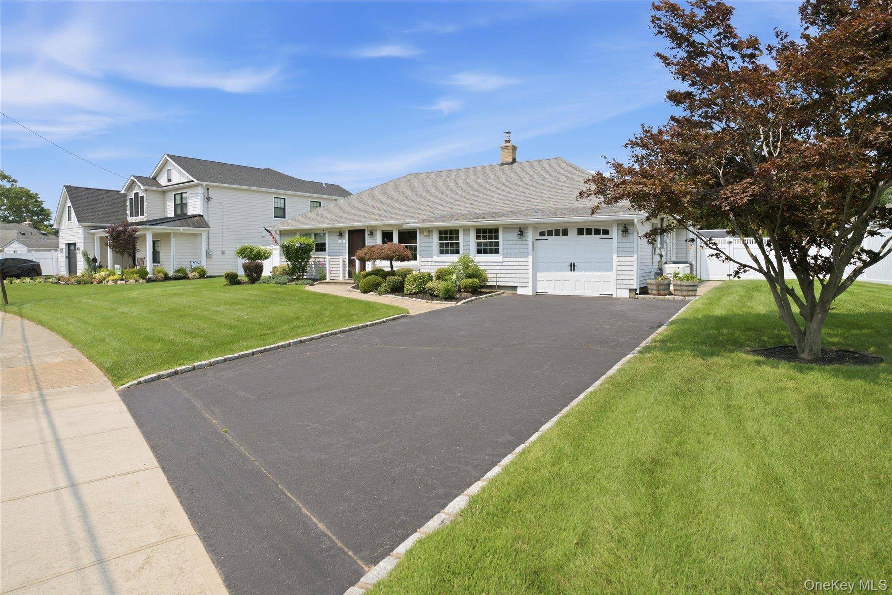 45 Polo RD, Massapequa, NY 11758