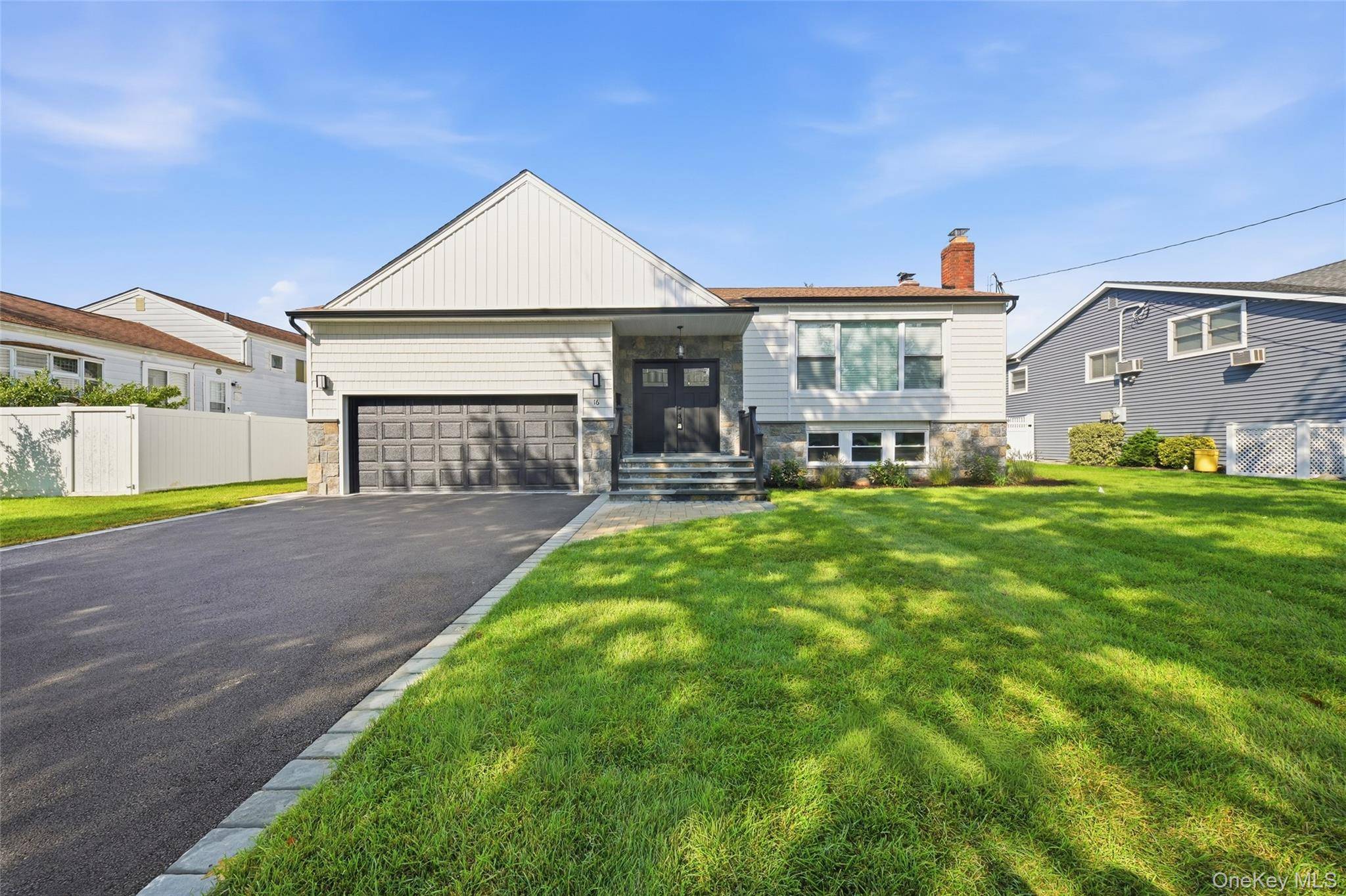 16 Merritt, Massapequa, NY 11758