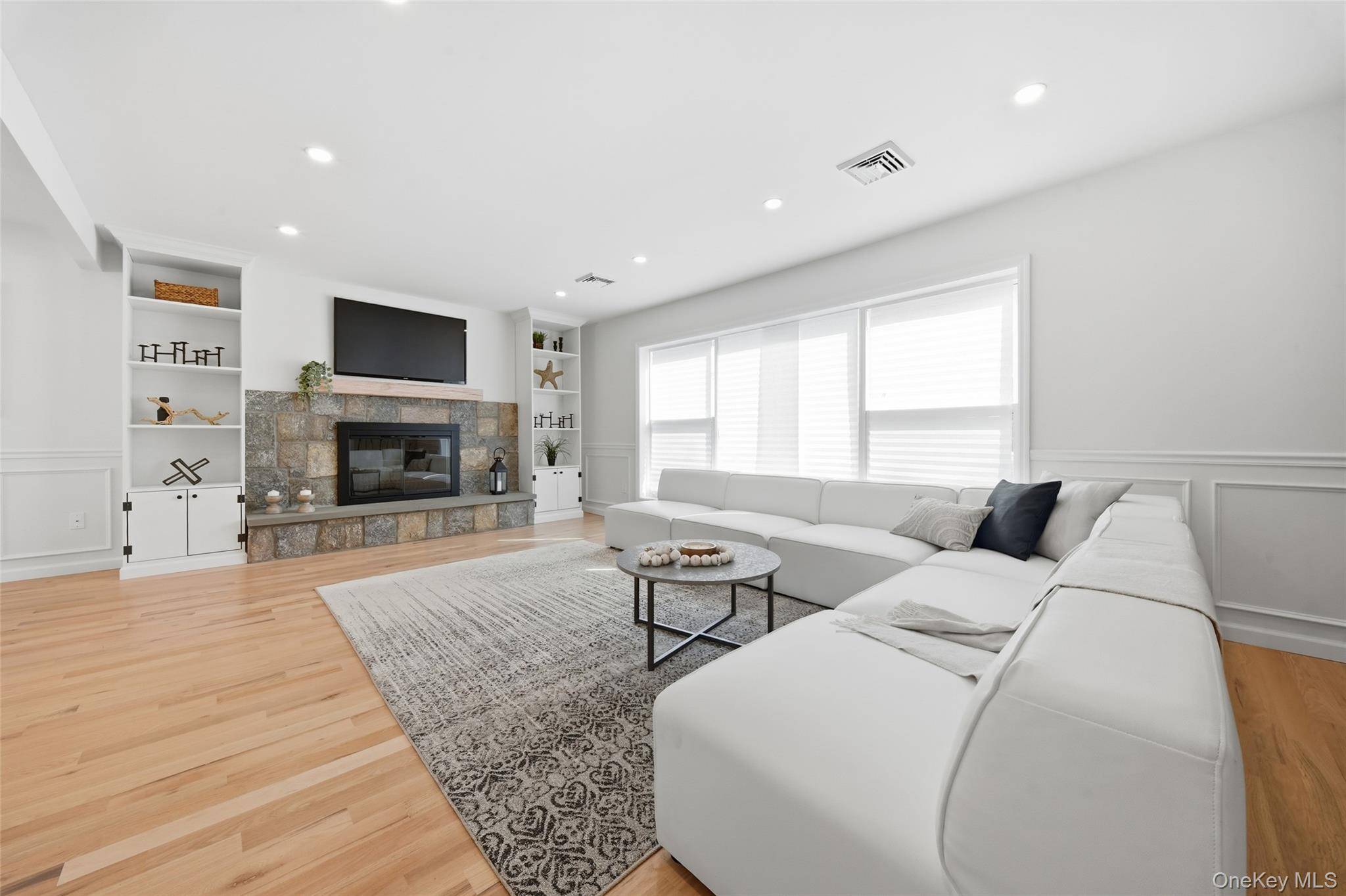 16 Merritt, Massapequa, NY 11758