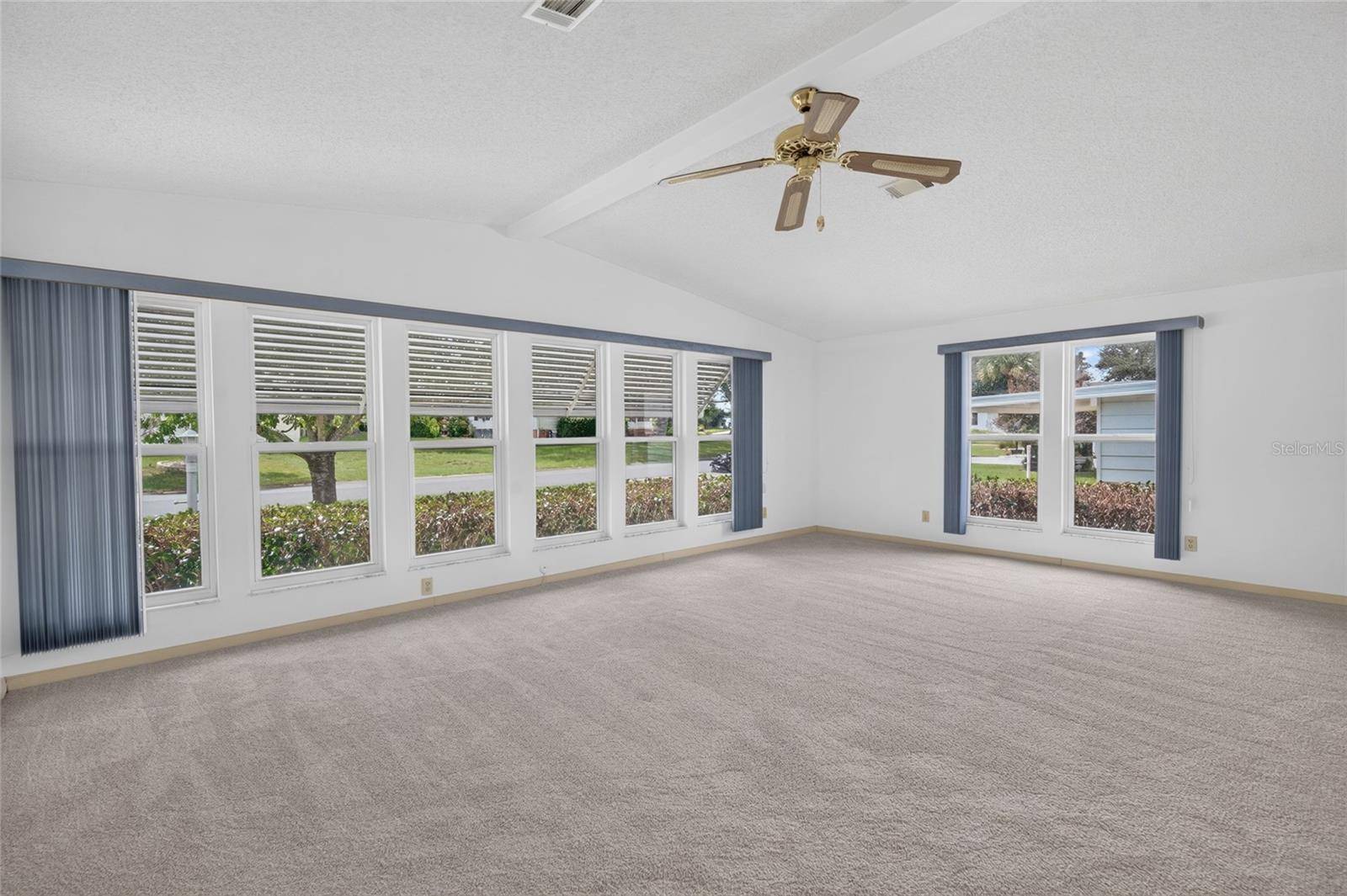 1506 HILLCREST DR, Lady Lake, FL 32159