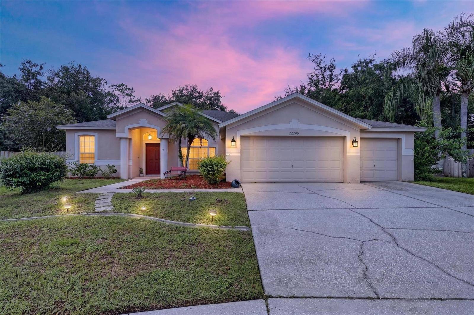 22240 WILLOW LAKES DR, Lutz, FL 33549